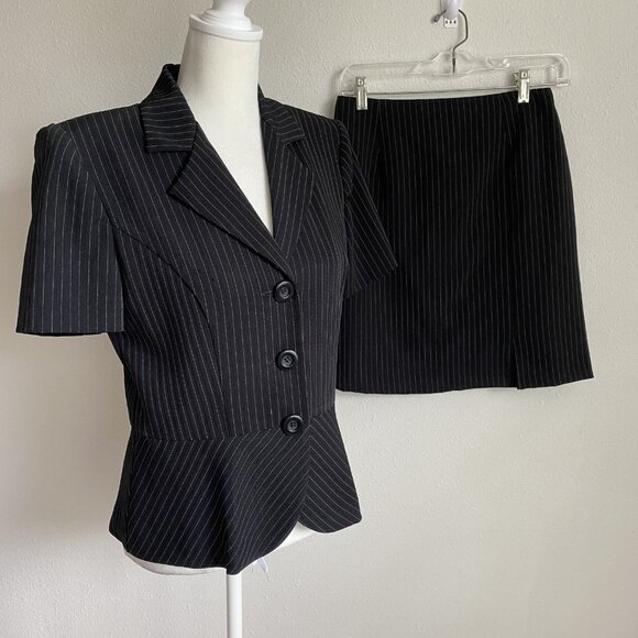 “Suits Us” Womens 5/6 Black Pin Striped 2-Piece Dress Suit Set - Picture 1 of 16